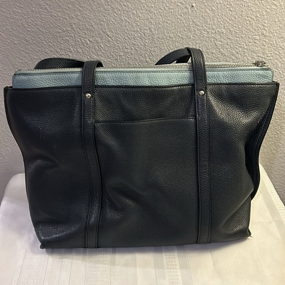 EUC- Coach Leather Pebble Tote. - Picture 3 of 14